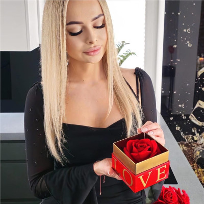 Věčná růže v dárkovém balení SPRINGOS HA7448 červená