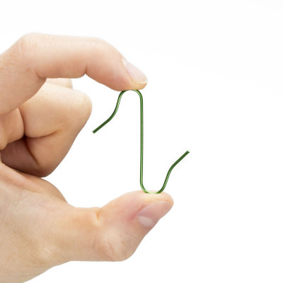 Háčky na baňky a ozdoby na stromeček sada 150ks zelené