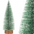 Umělý stromeček s dřevěným podstavcem a jemnou sněhovou pokrývkou. Výška 15 cm, stabilní základna. Kouzelná vánoční dekorace pro vnitřní i venkovní použití. Efektně bude vypadat dozdobený světelnými řetězy či jinými ozdobami dle vašeho vkusu.